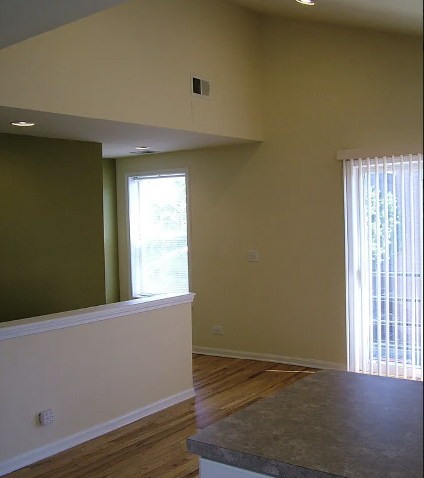 1542 W Chestnut St #3F - Photo 2 of 13