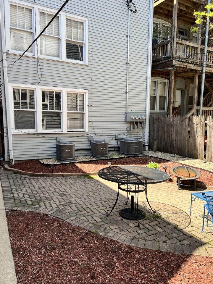 1839 N Hermitage Ave #G - Photo 3 of 13