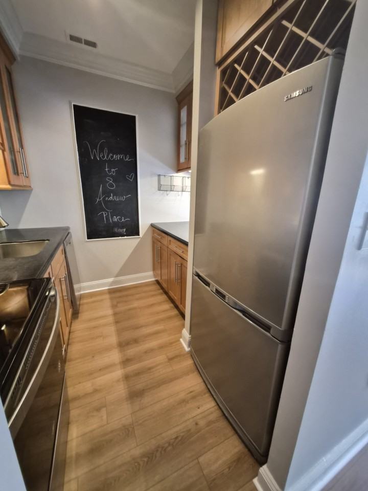 8 Andrew Pl #8 - Photo 5 of 18