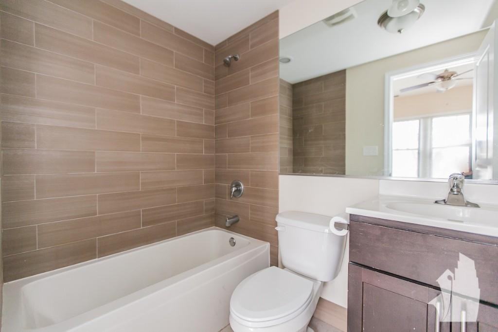 1819 W Leland Ave #1829-2 - Photo 4 of 14