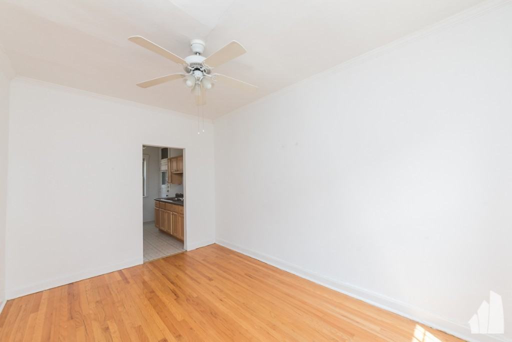 1916 W Winona St #1934-3 - Photo 5 of 10