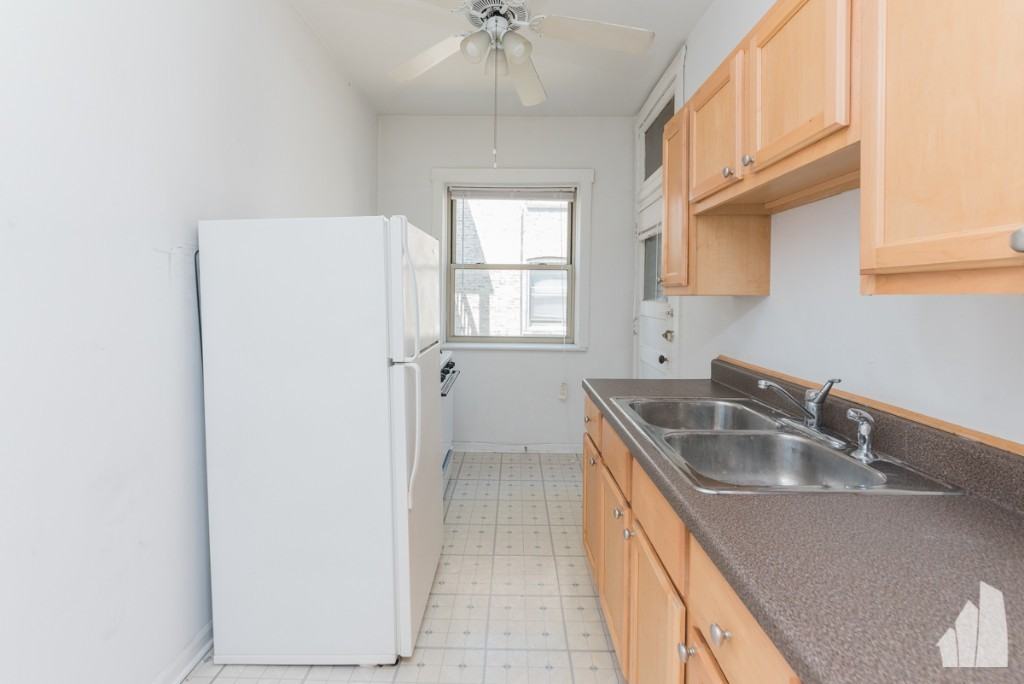 1916 W Winona St #1934-3 - Photo 6 of 10