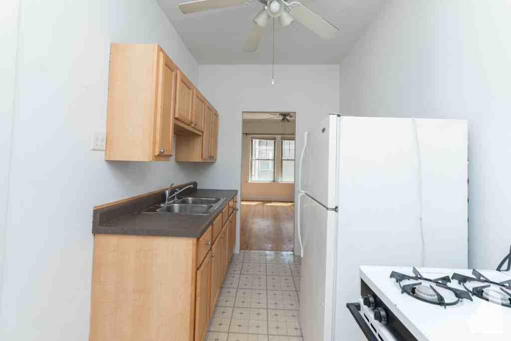 1916 W Winona St #1934-3 - Photo 7 of 10