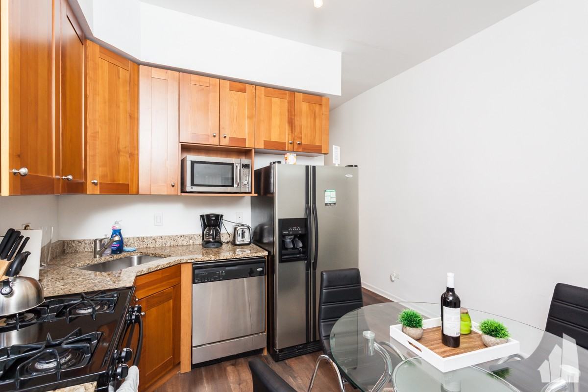 1031 N Paulina St #CH1 - Photo 2 of 17