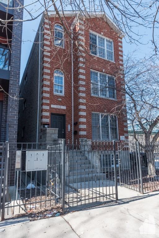 1112 N Marshfield Ave #2 - Photo 2 of 20