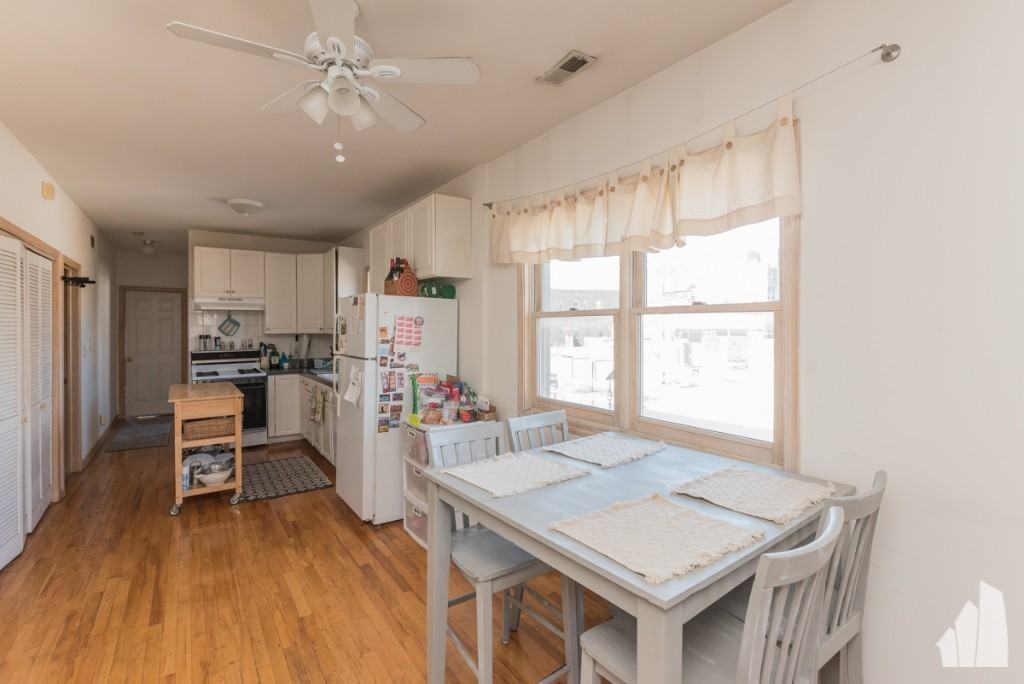 1112 N Marshfield Ave #2 - Photo 5 of 20