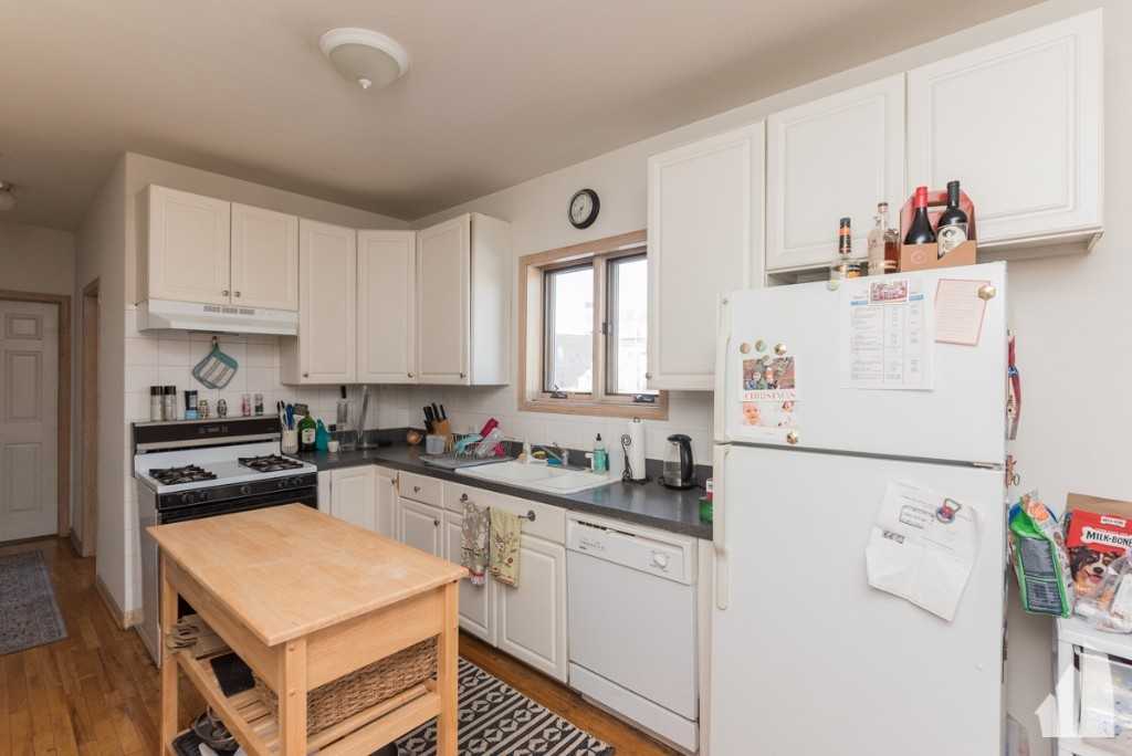 1112 N Marshfield Ave #2 - Photo 7 of 20