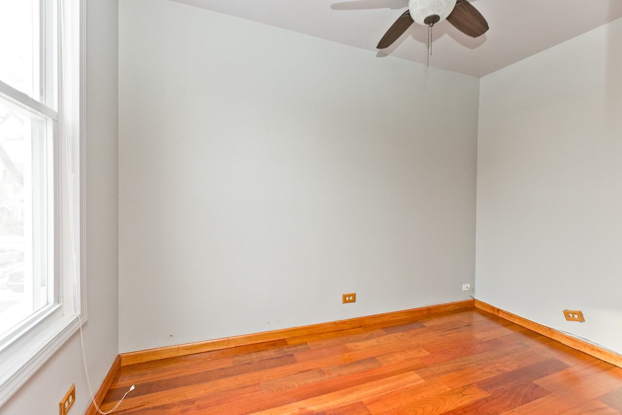 1244 W Oakdale Ave #2F - Photo 5 of 10