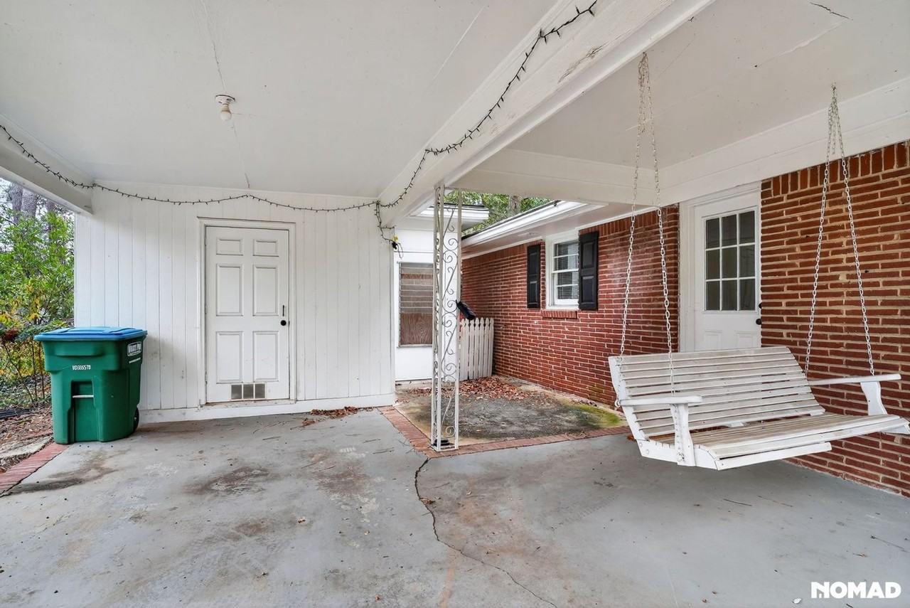 2644 Pineland Ave - Photo 4 of 33