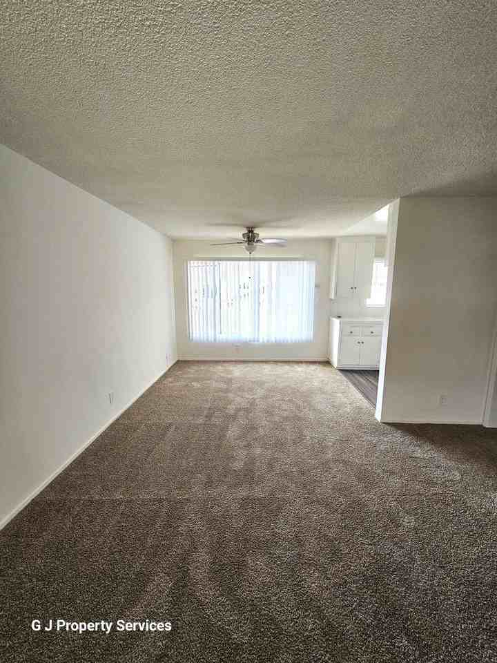 283: 377 Freeman Ave. - Photo 4 of 21