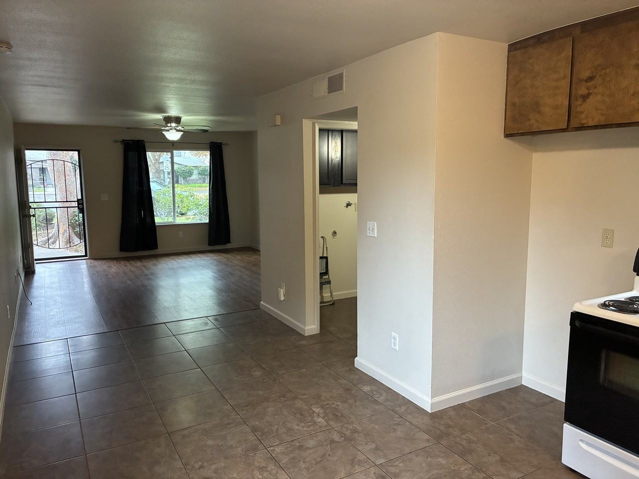 534 Sunrise Ave #D - Photo 6 of 28