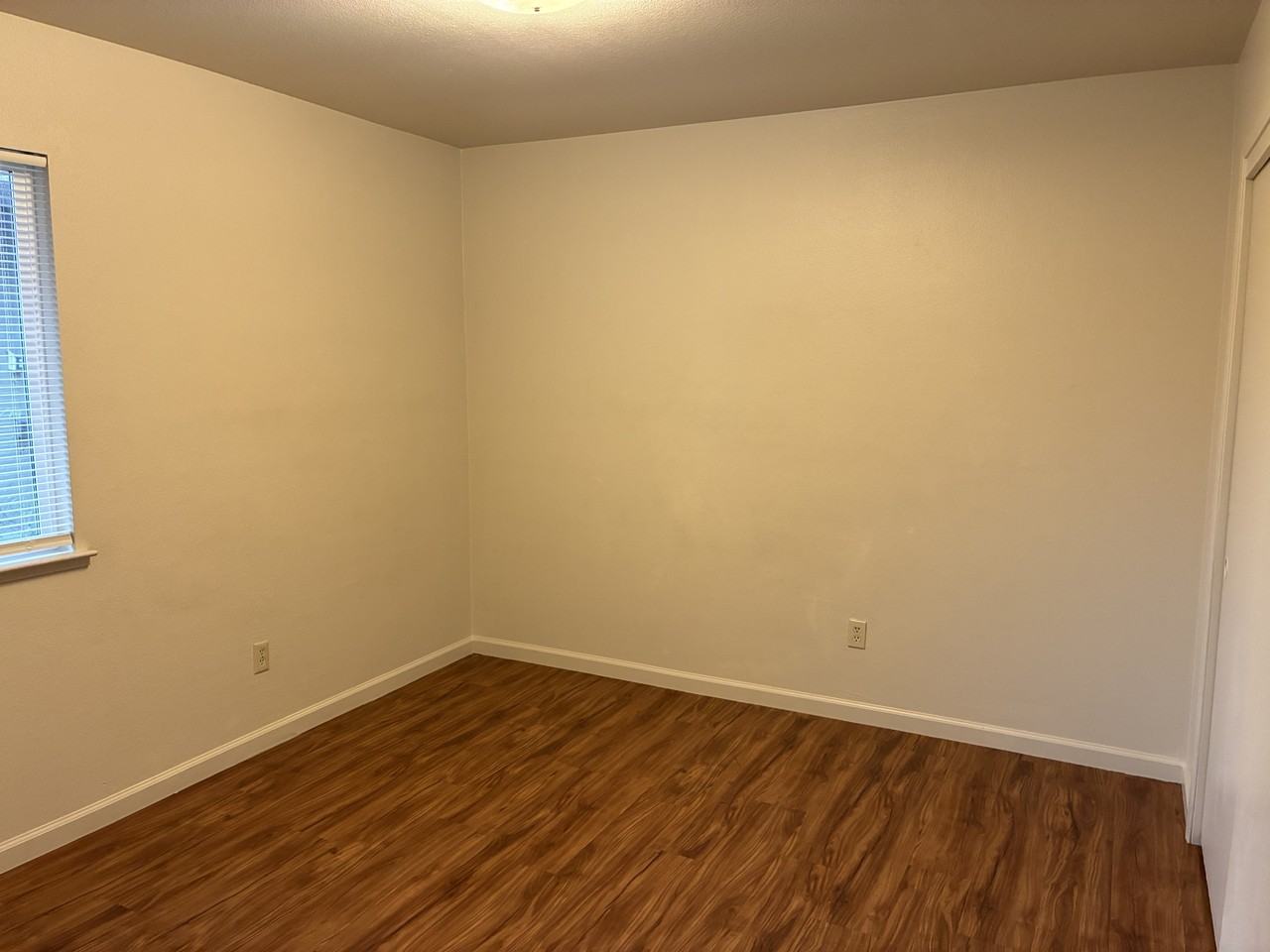 534 Sunrise Ave #D - Photo 7 of 28