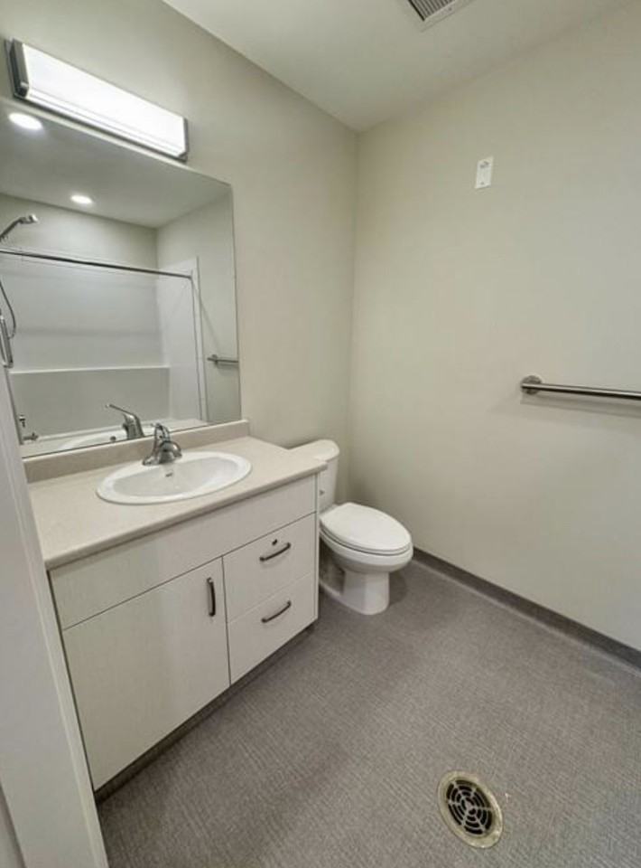 831 6th Street #415 - Photo 3 of 15