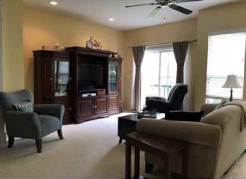 8482 Putnam Ct - Photo 3 of 16