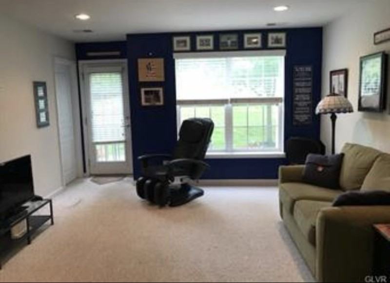 8482 Putnam Ct - Photo 5 of 16