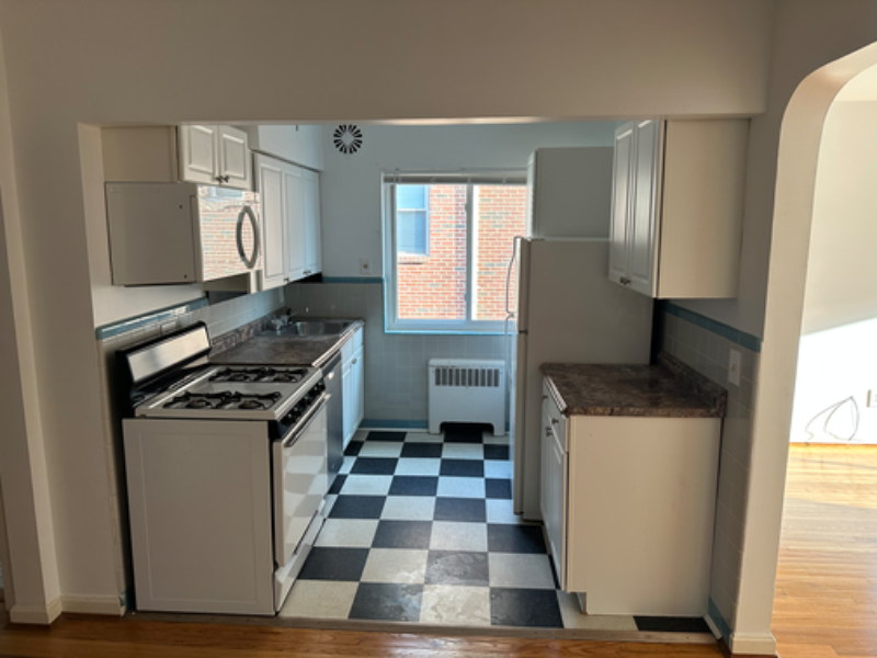 1271 Morten St #4 - Photo 3 of 8