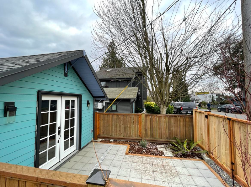 10114 Dayton Ave N - Photo 3 of 18