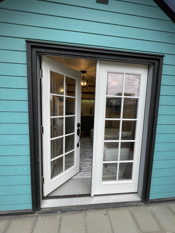 10114 Dayton Ave N - Photo 4 of 18