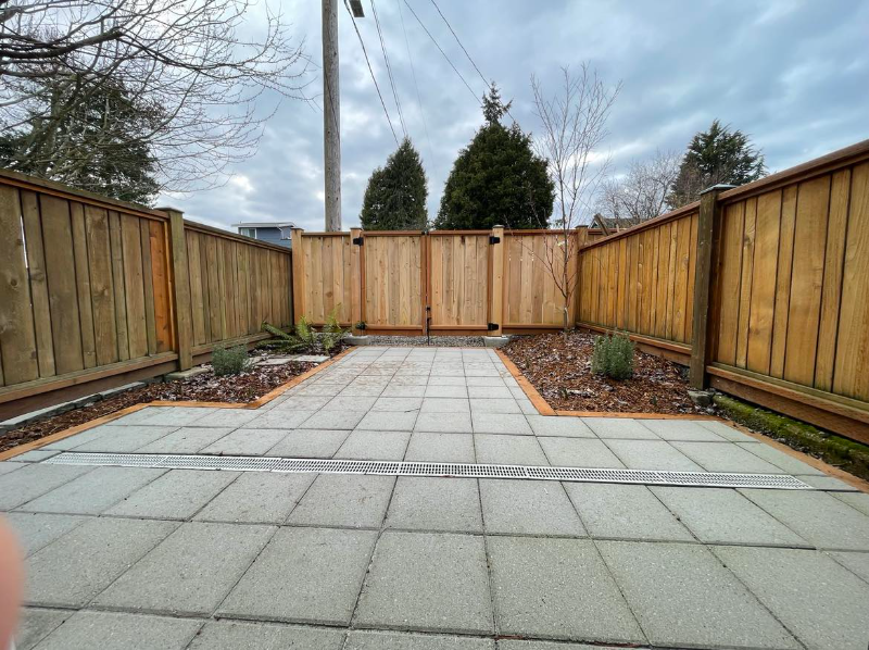 10114 Dayton Ave N - Photo 5 of 18