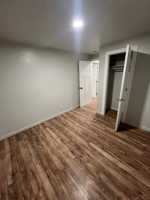 2415 E 20th St - Photo 5 of 12