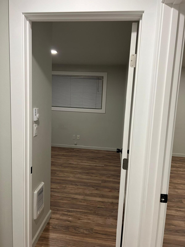 2415 E 20th St - Photo 6 of 12