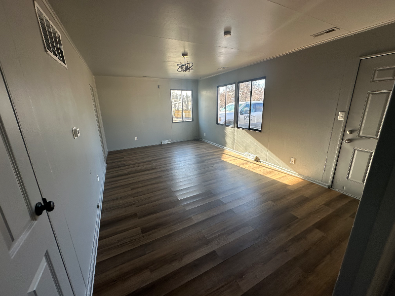 3127 S 40th St - Photo 4 of 15