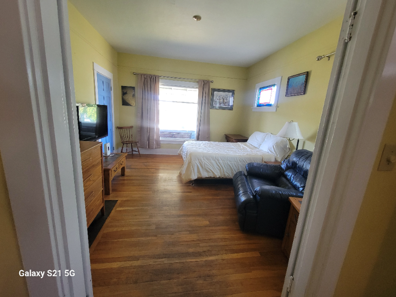 700 W 13th St #1 - Photo 6 of 6