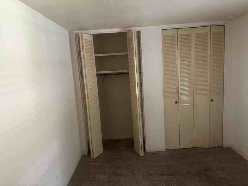 538 Royce St #2B - Photo 4 of 5