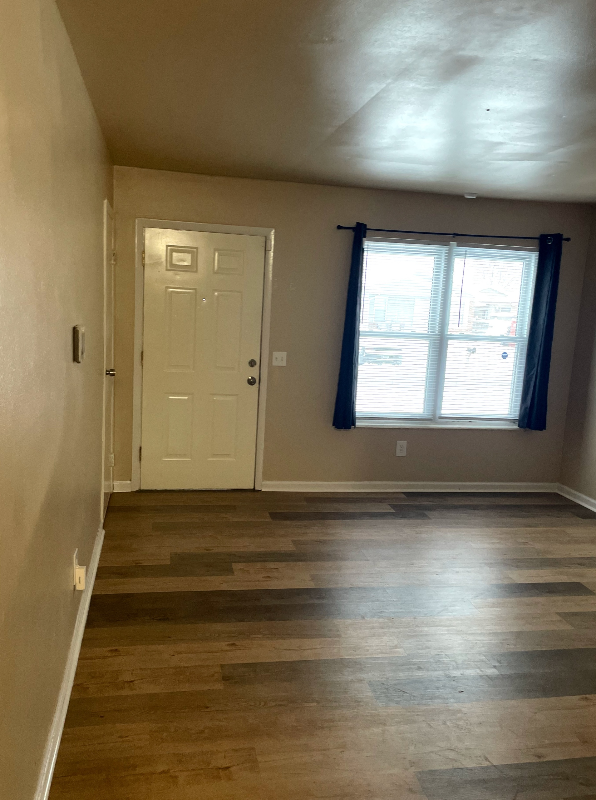 650 Baltic Dr - Photo 2 of 12