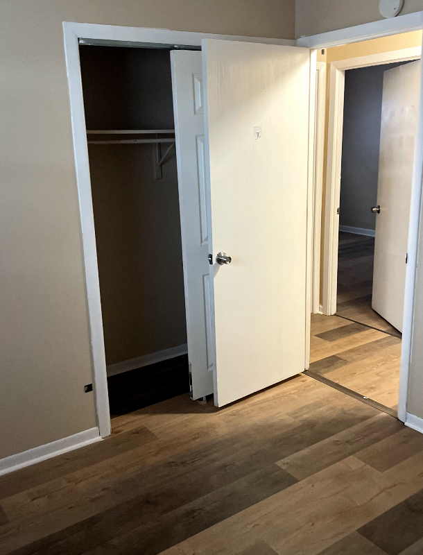 650 Baltic Dr - Photo 3 of 12