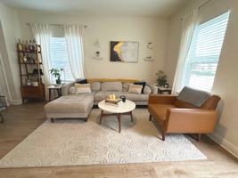 featured image of 1736 W Walnut St