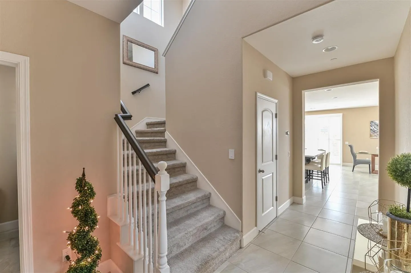 1392 Violet Way - Photo 2 of 20