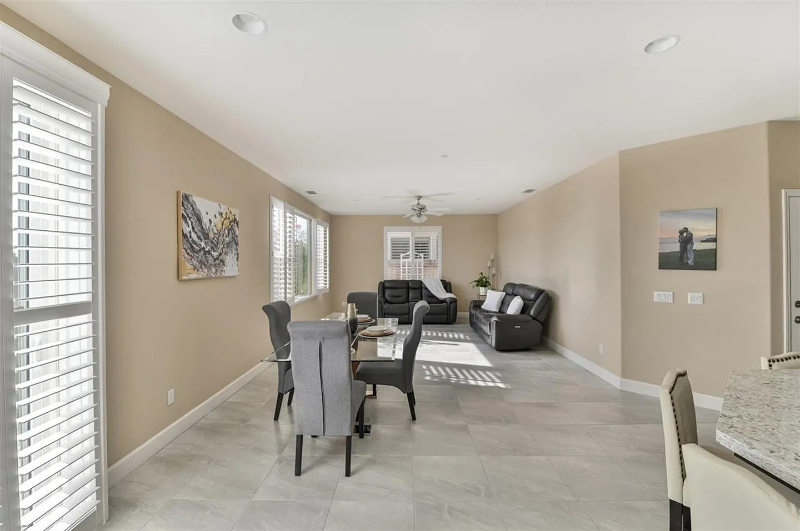 1392 Violet Way - Photo 7 of 20