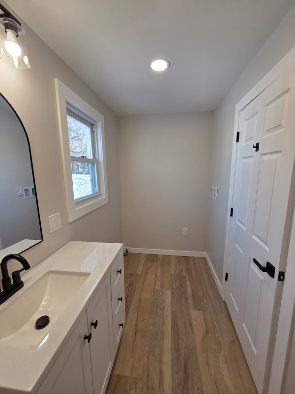 89 Montgomery St - Photo 5 of 9