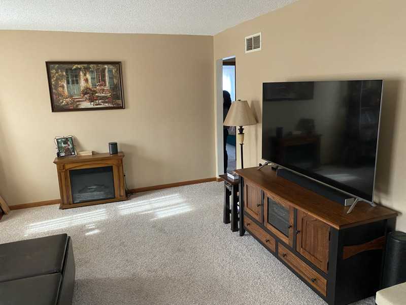 1542 Lucy Dr - Photo 4 of 10