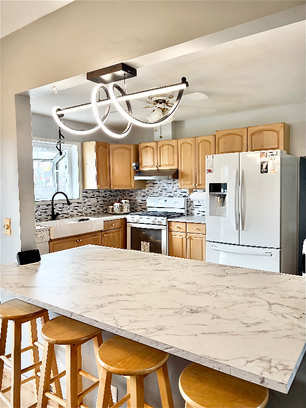 1595 Oregon Trl - Photo 2 of 11