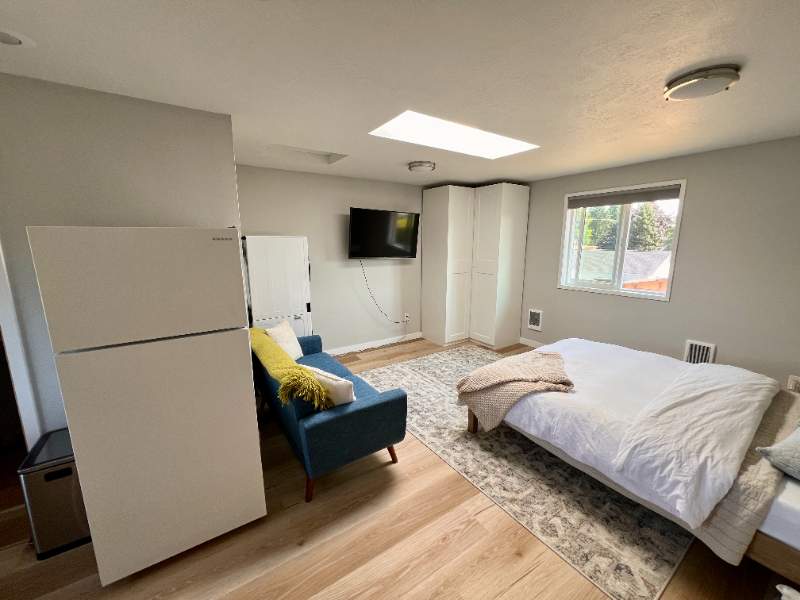 13817 2nd Ave Sw - Photo 3 of 19