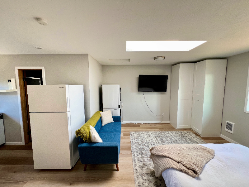 13817 2nd Ave Sw - Photo 4 of 19