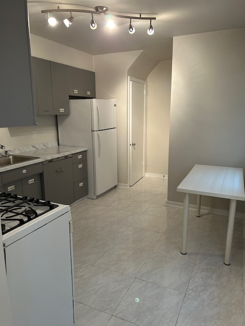 103 8th St - Photo 4 of 20