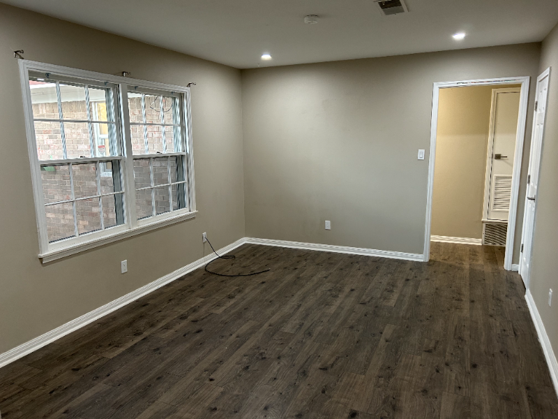 5507 Floyd Ave - Photo 5 of 16