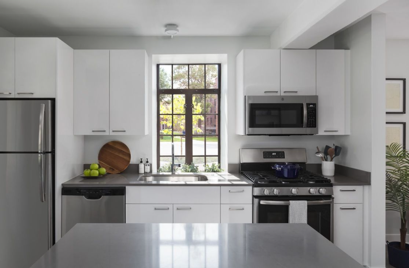 1998 W Diversey Pkwy - Photo 3 of 9