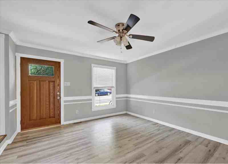 3449 Santee Rd - Photo 2 of 11