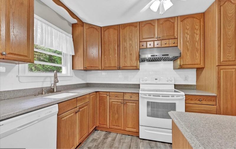 3449 Santee Rd - Photo 6 of 11