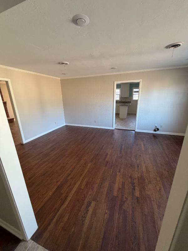 5513 Andrews Ave - Photo 2 of 12