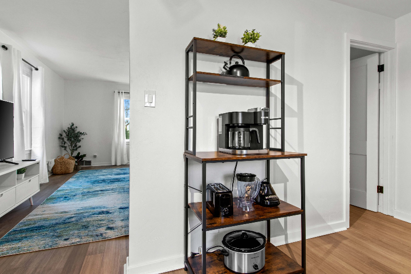 916 Quincy St - Photo 6 of 18