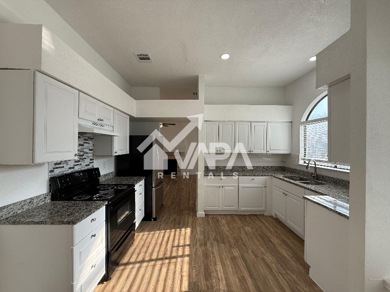 4210 Sunrise Creek Dr - Photo 4 of 18