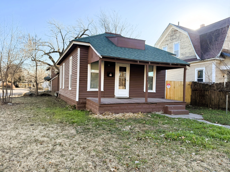 1250 N Jefferson St - Photo 2 of 15