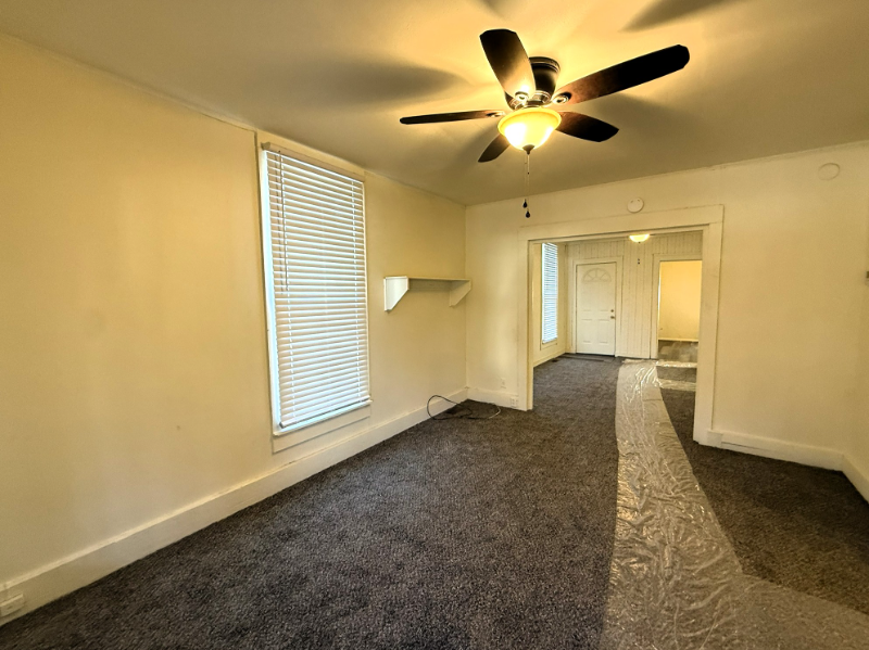 1250 N Jefferson St - Photo 4 of 15