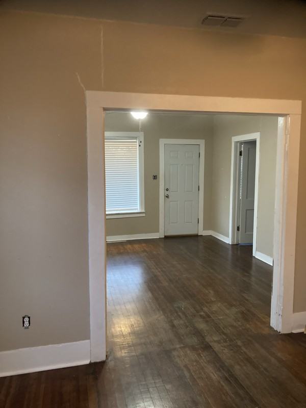 710 Jeanette St - Photo 2 of 14