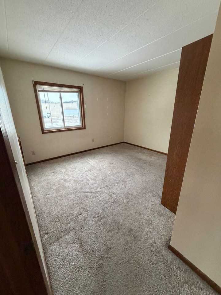 Eastwood Manor Apartments - Photo 5 of 7